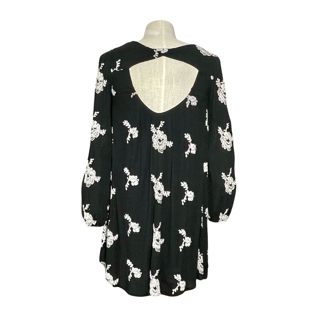 Free People Austin Emma Mini Swing Dress Floral Black White Embroidered SzXS - Picture 3 of 10